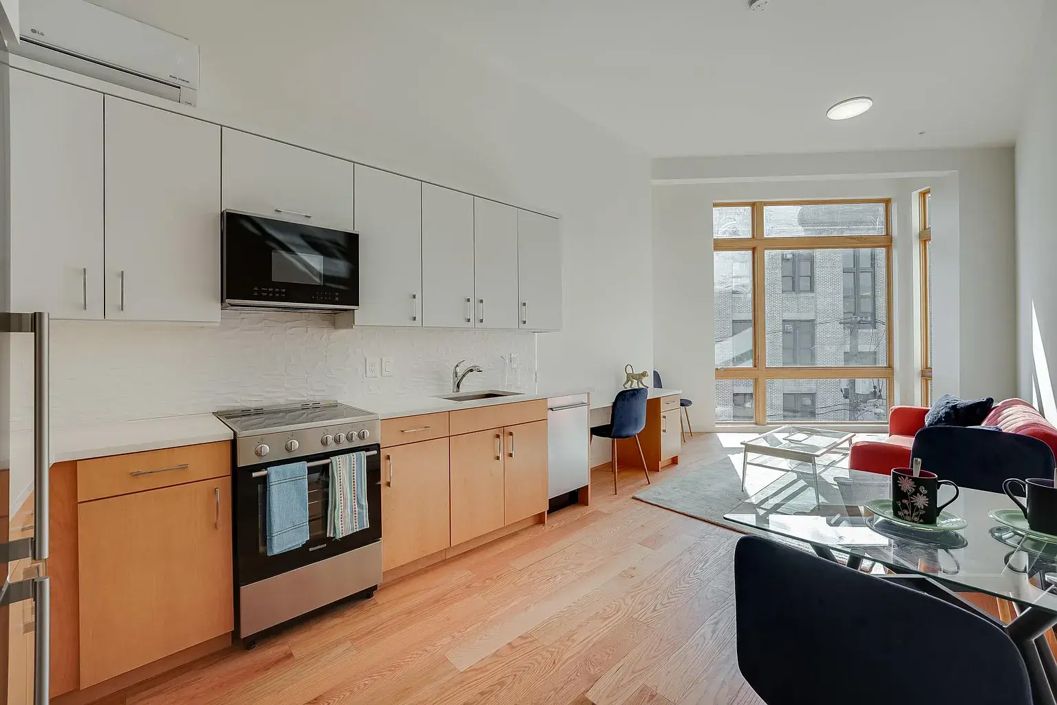 Kitchen image 3